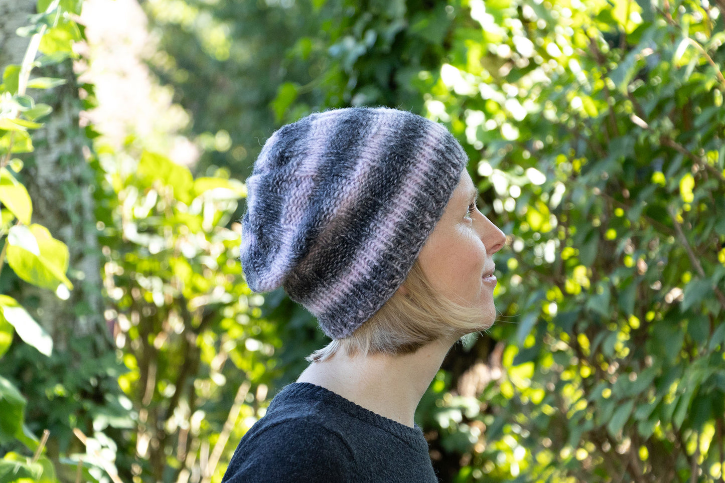 Anthrazit-lila-melierte Beanie