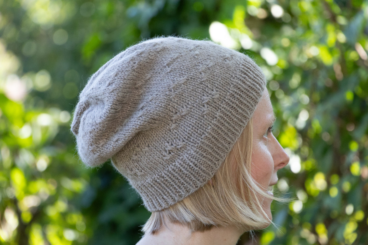 Beigefarbene Longbeanie