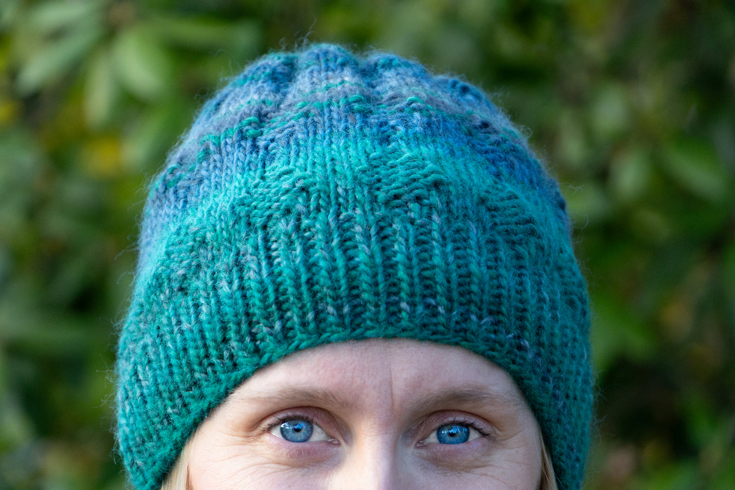 Grün-blau-melierte Beanie