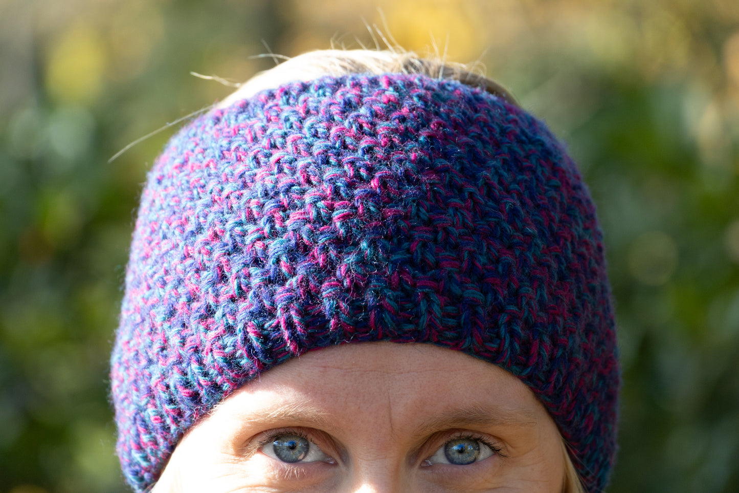 Blau-pink-grünes Stirnband