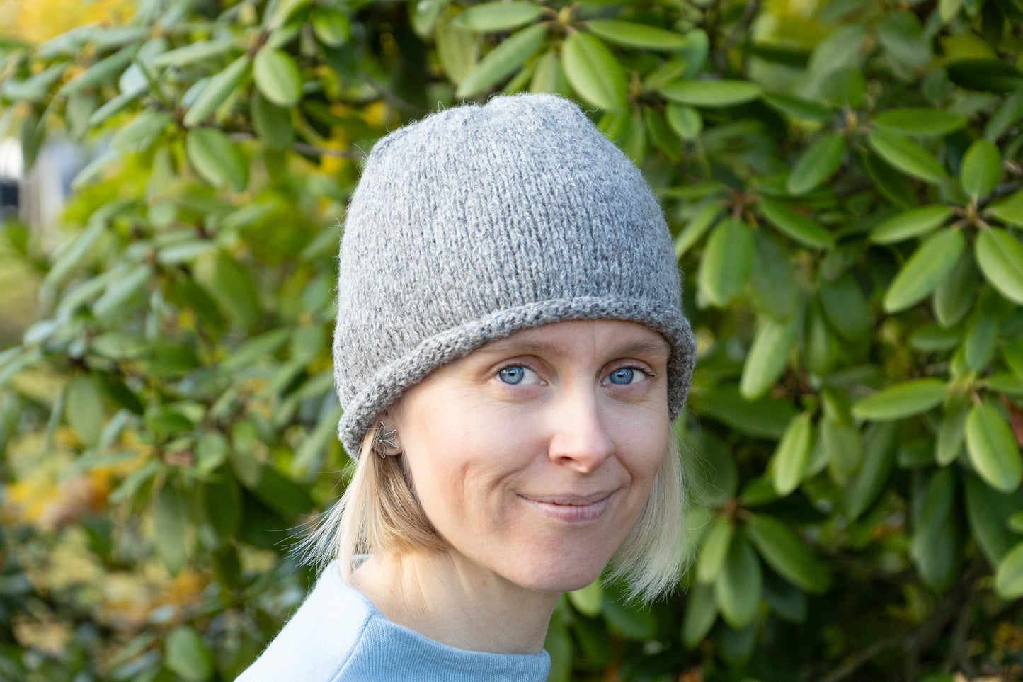 Graumelierte Rollrandmütze