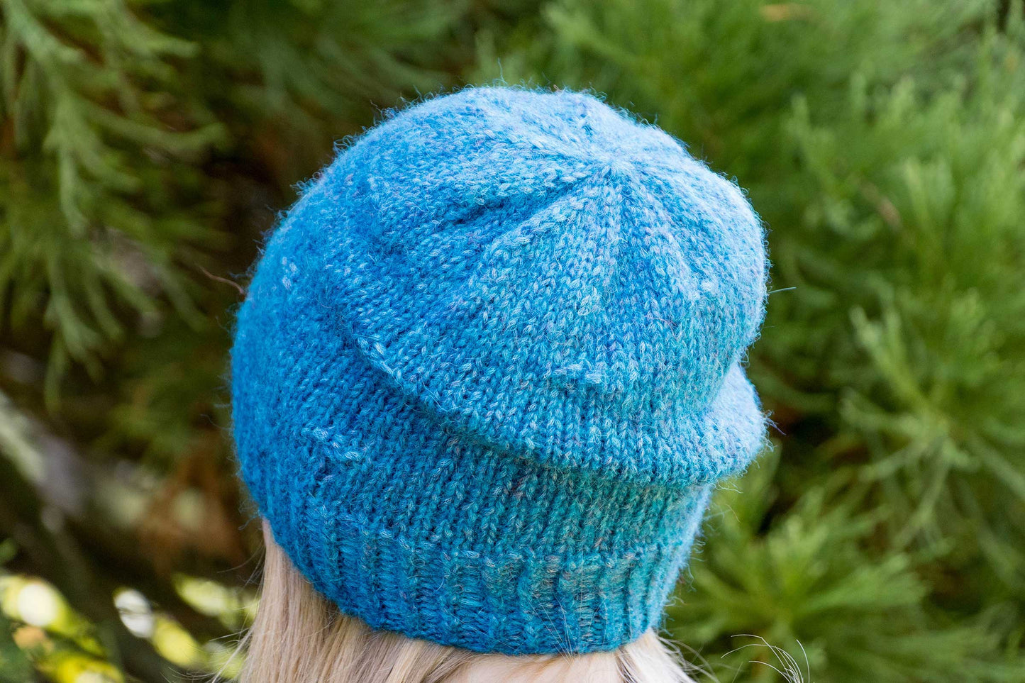 Pfauenblaue Beanie