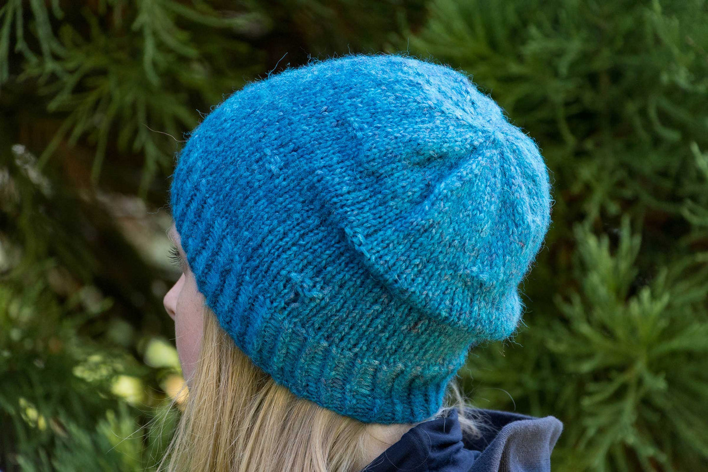Pfauenblaue Beanie