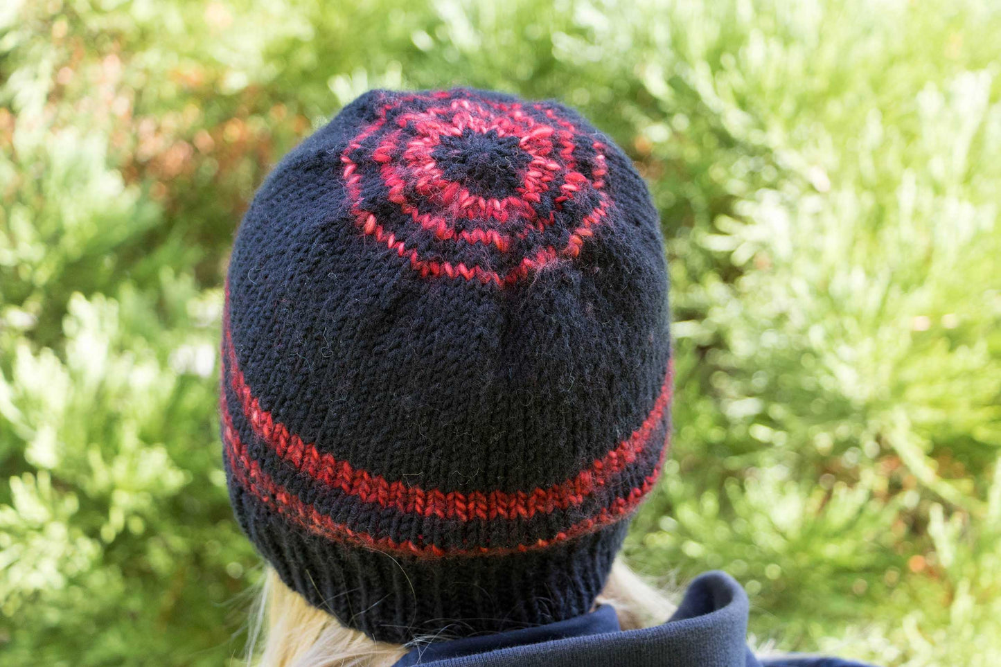 Schwarz-rotmeliert Beanie