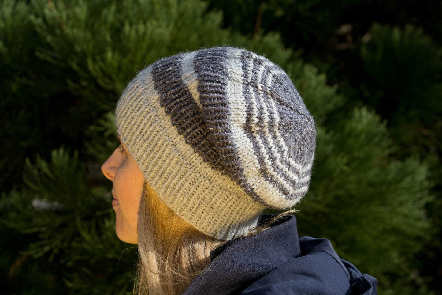Anthrazit-hellgraue (Herren-)Beanie