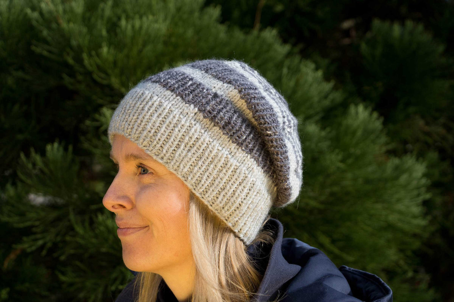 Anthrazit-hellgraue (Herren-)Beanie
