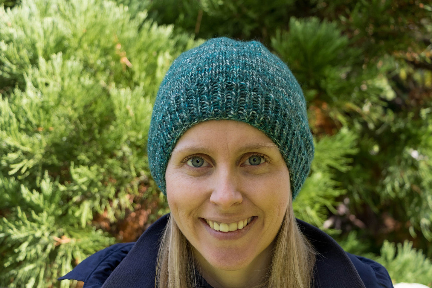 Grünmelierte Beanie
