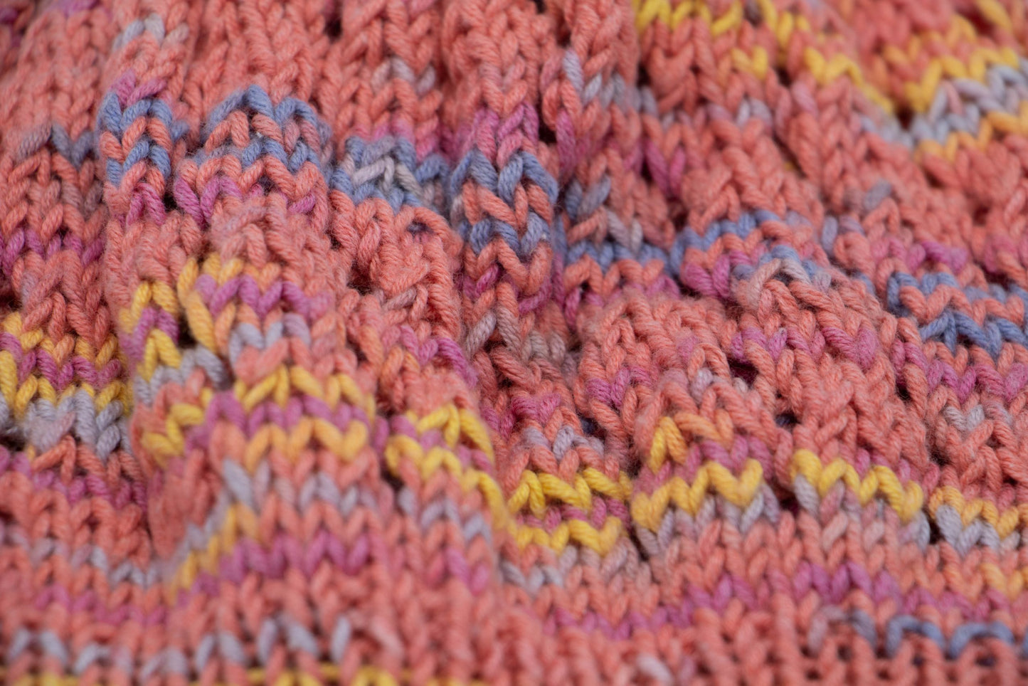 Lachsbunte Kinderbeanie