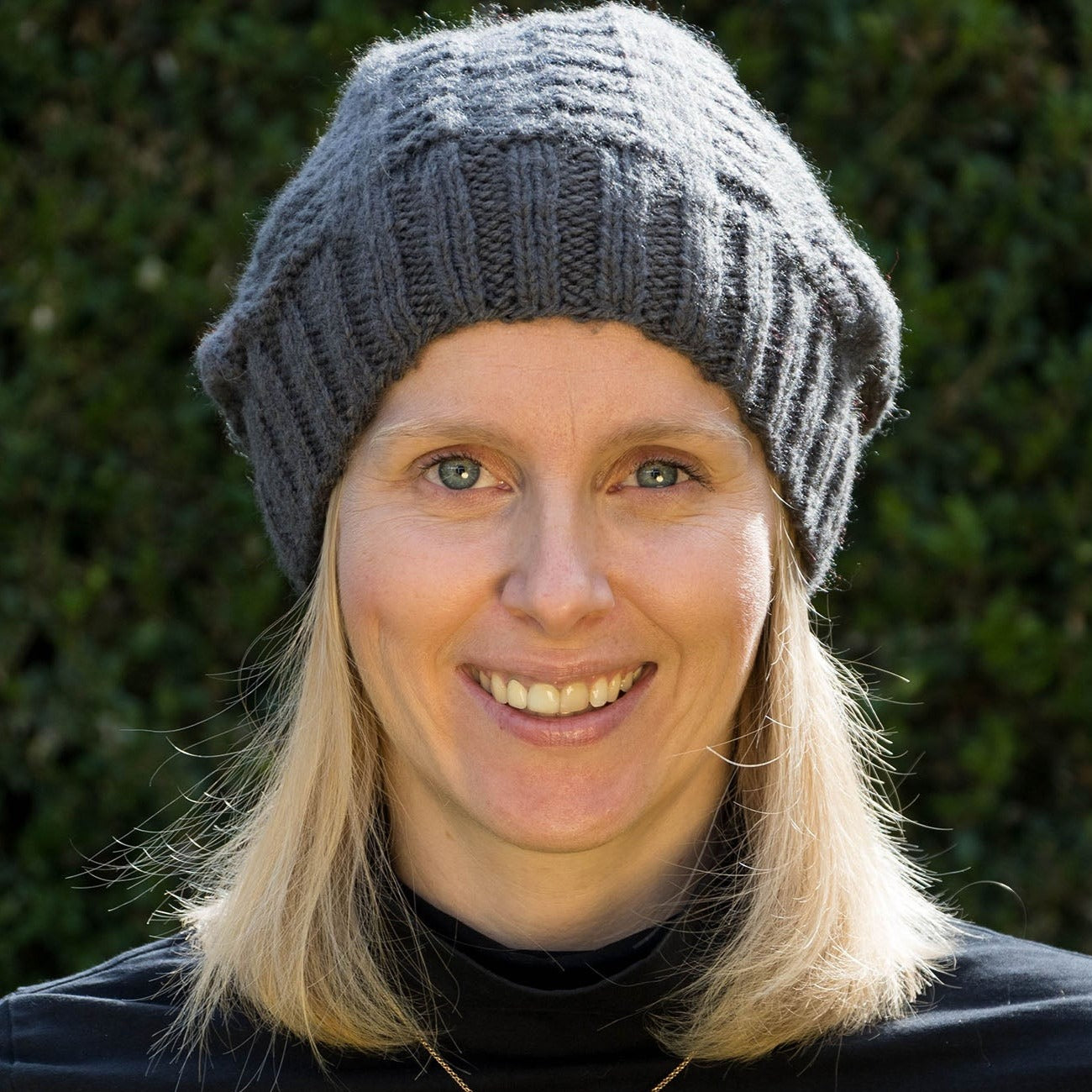 Dunkelgraue (Herren-)Beanie