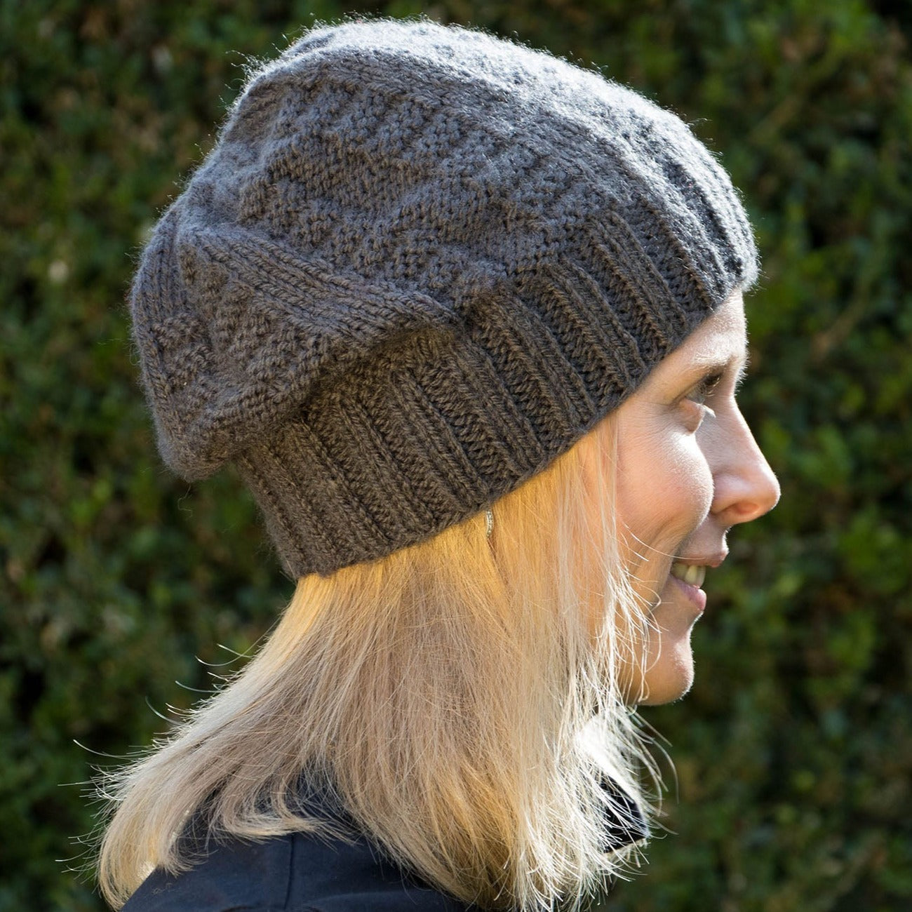 Dunkelgraue (Herren-)Beanie