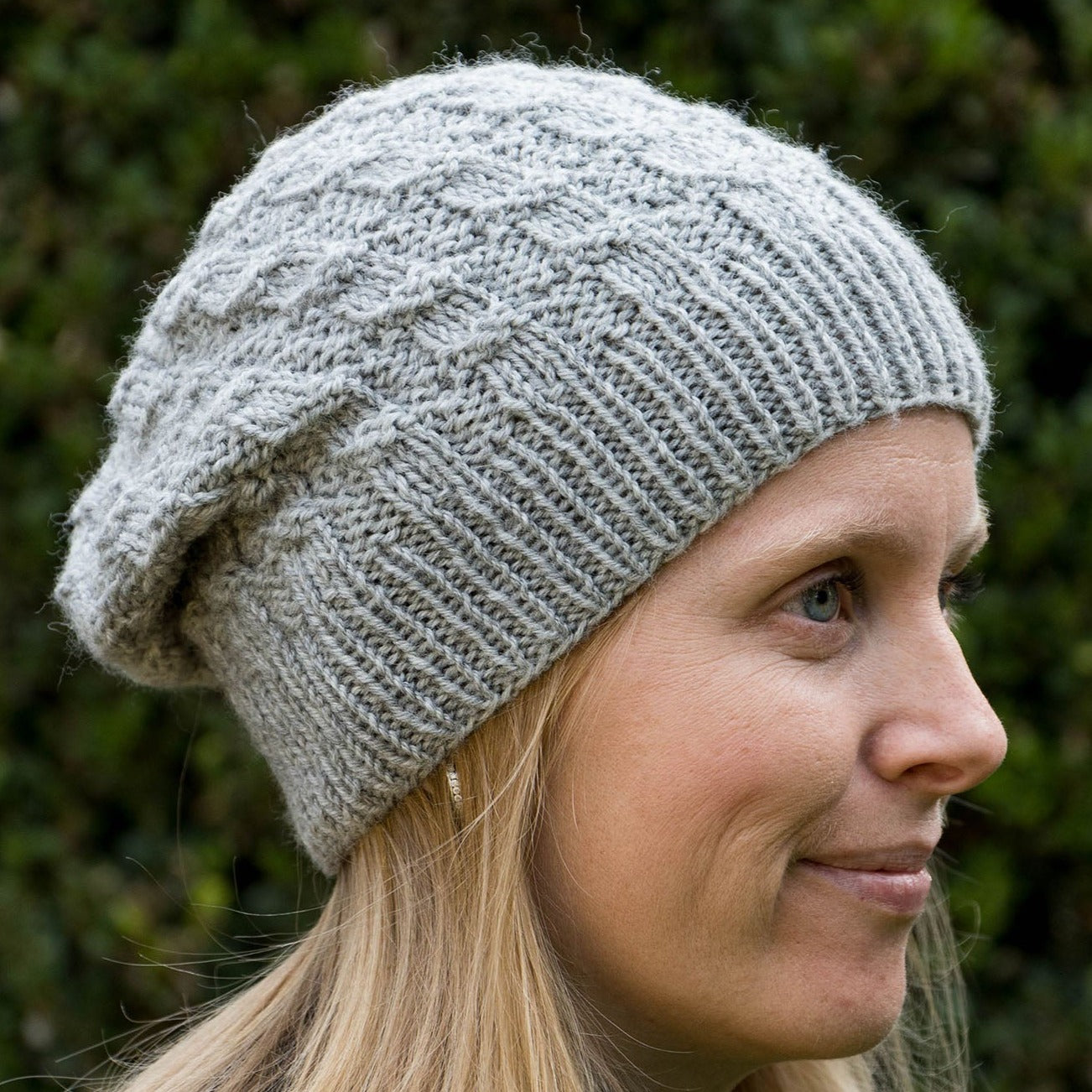 Hellgraue Beanie