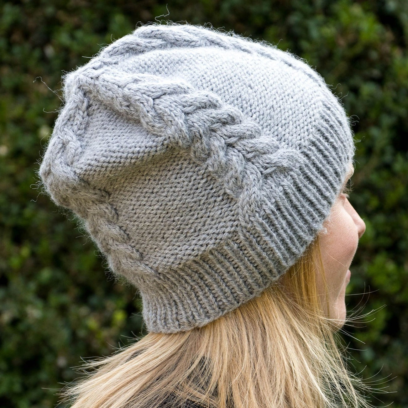 Hellgraue Beanie