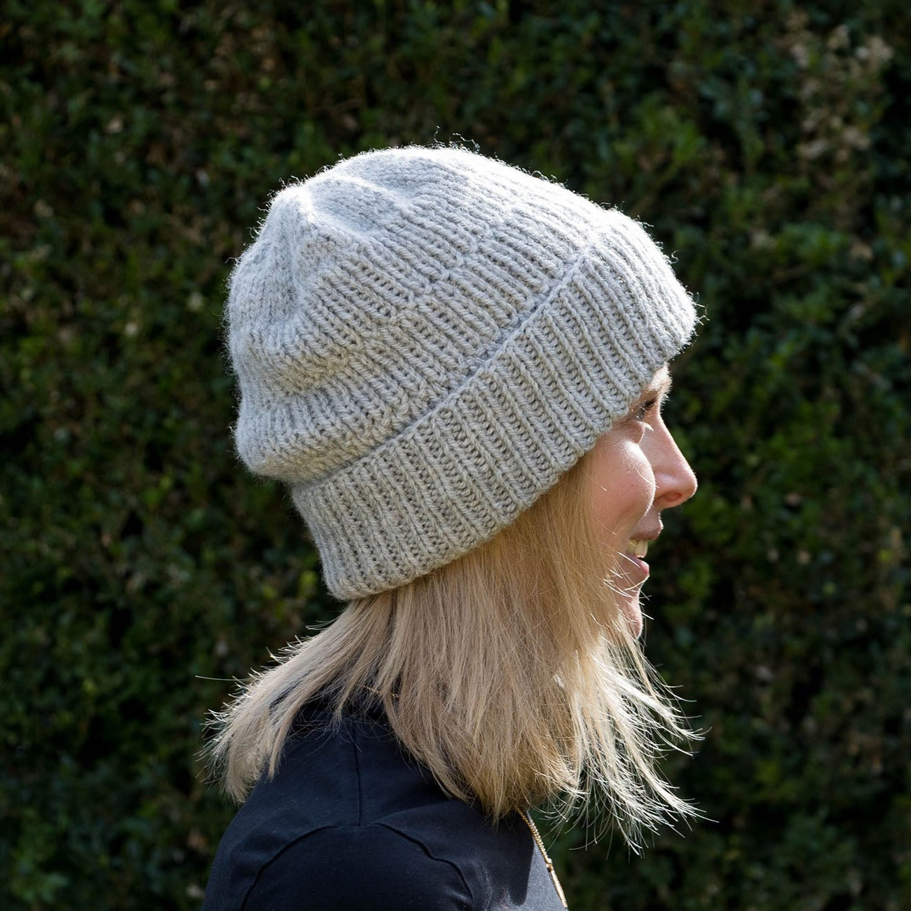 Hellgraue (Herren-)Beanie