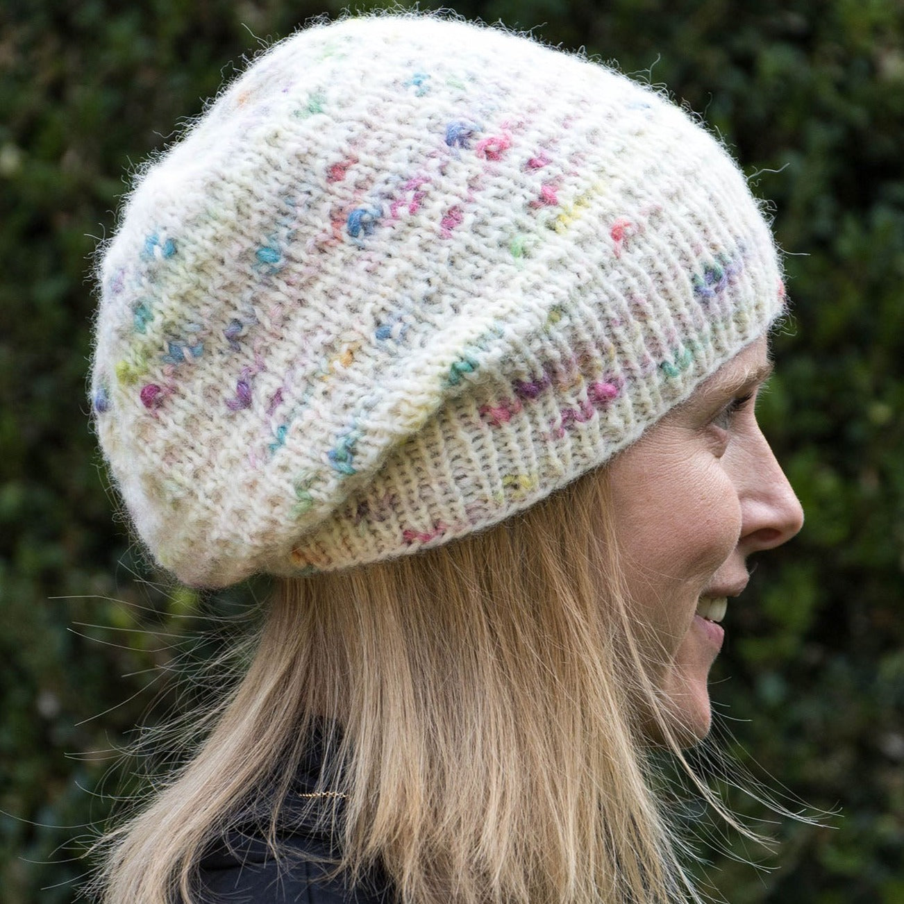 Naturweiß-bunte Beanie