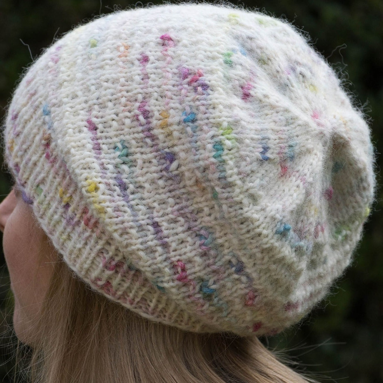 Naturweiß-bunte Beanie