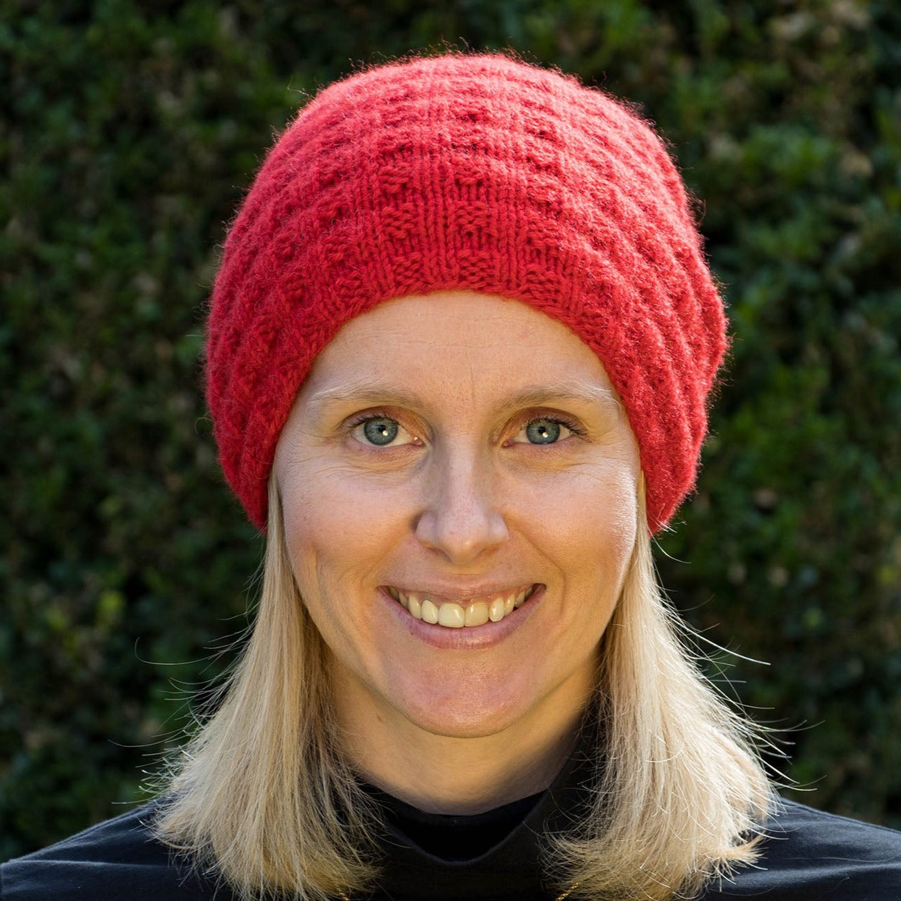 Rote Longbeanie