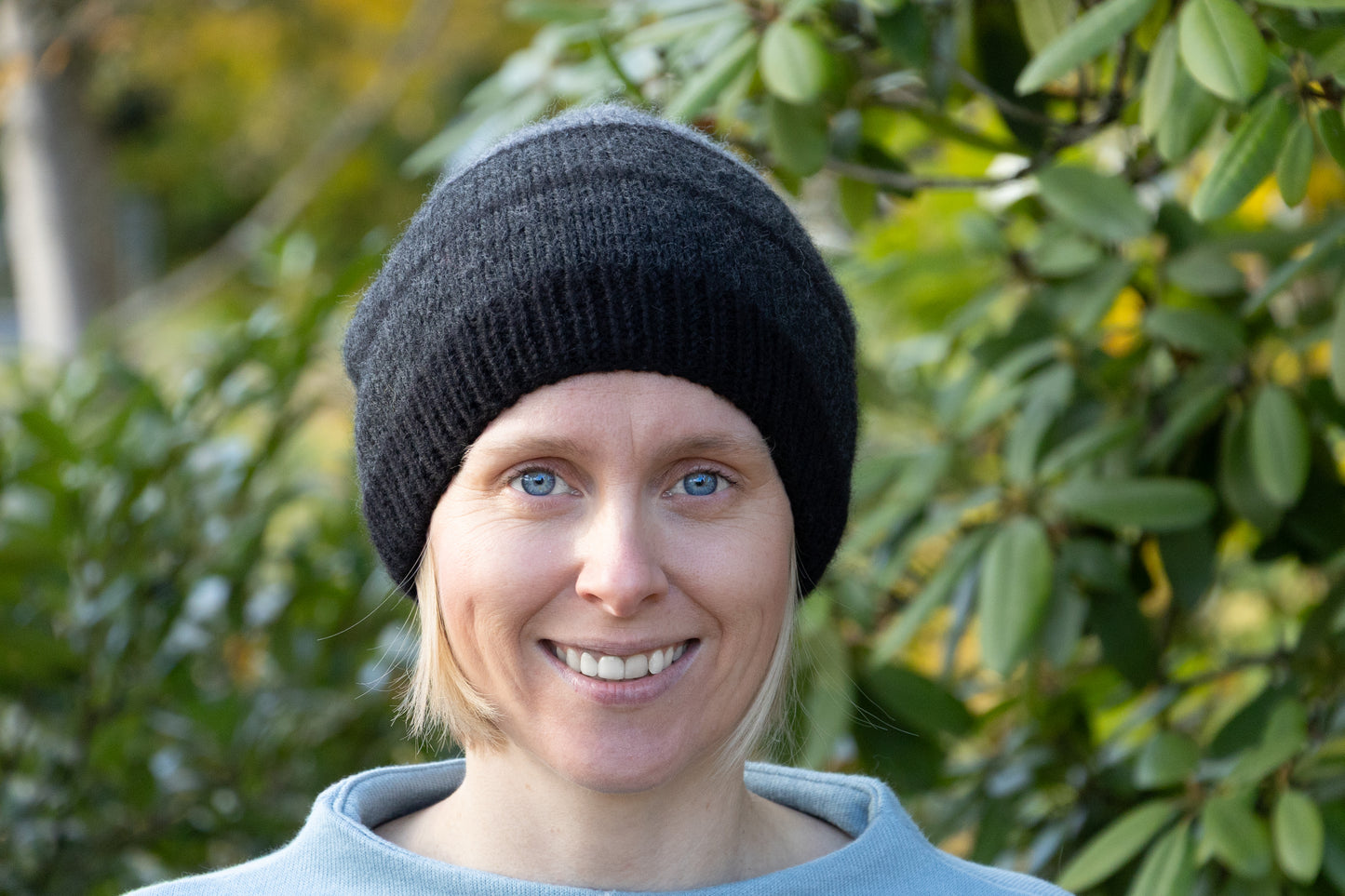 Schwarz-graue Beanie