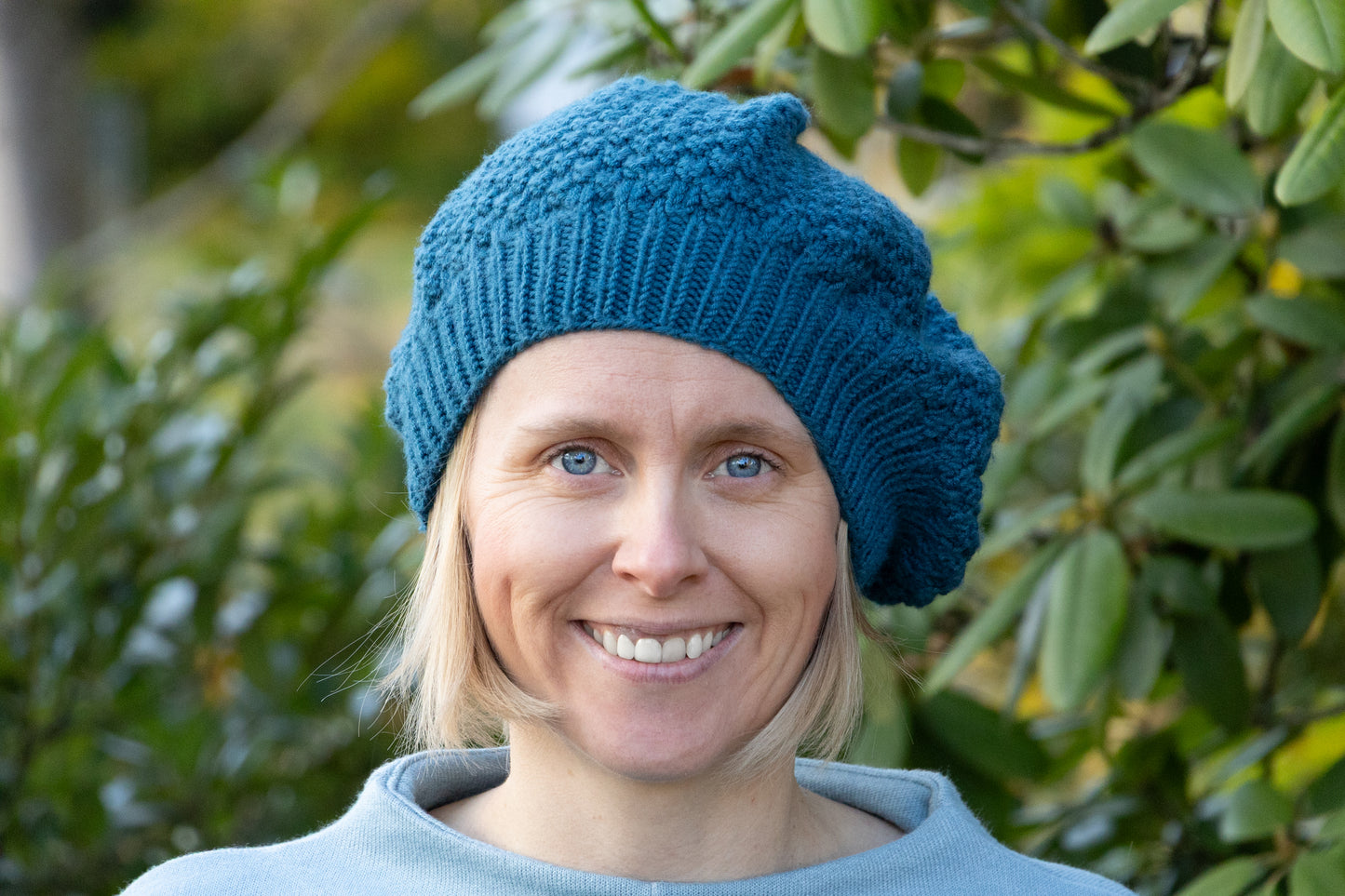 Dunkeltürkisfarbene Baskenmütze