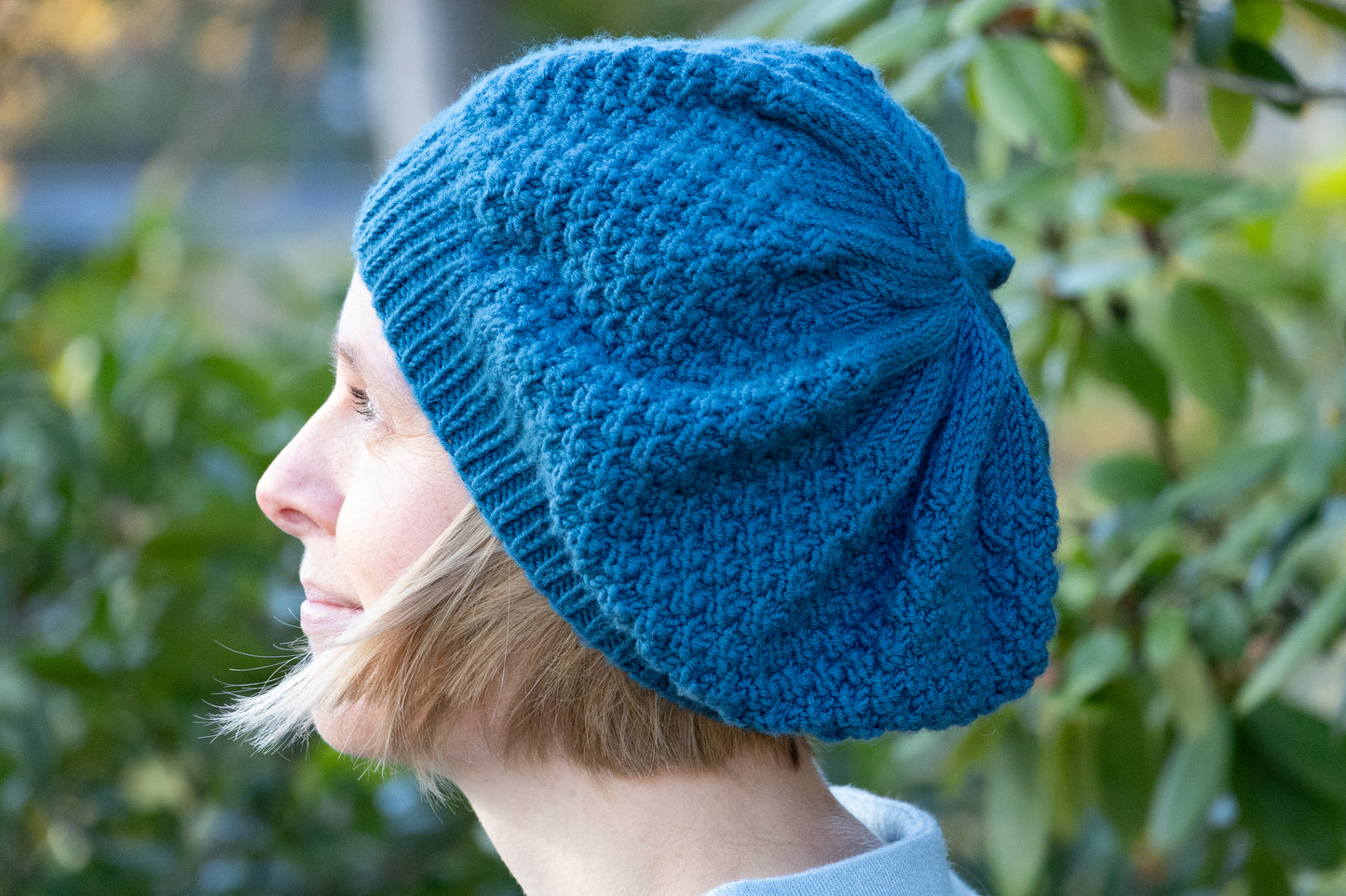 Dunkeltürkisfarbene Baskenmütze