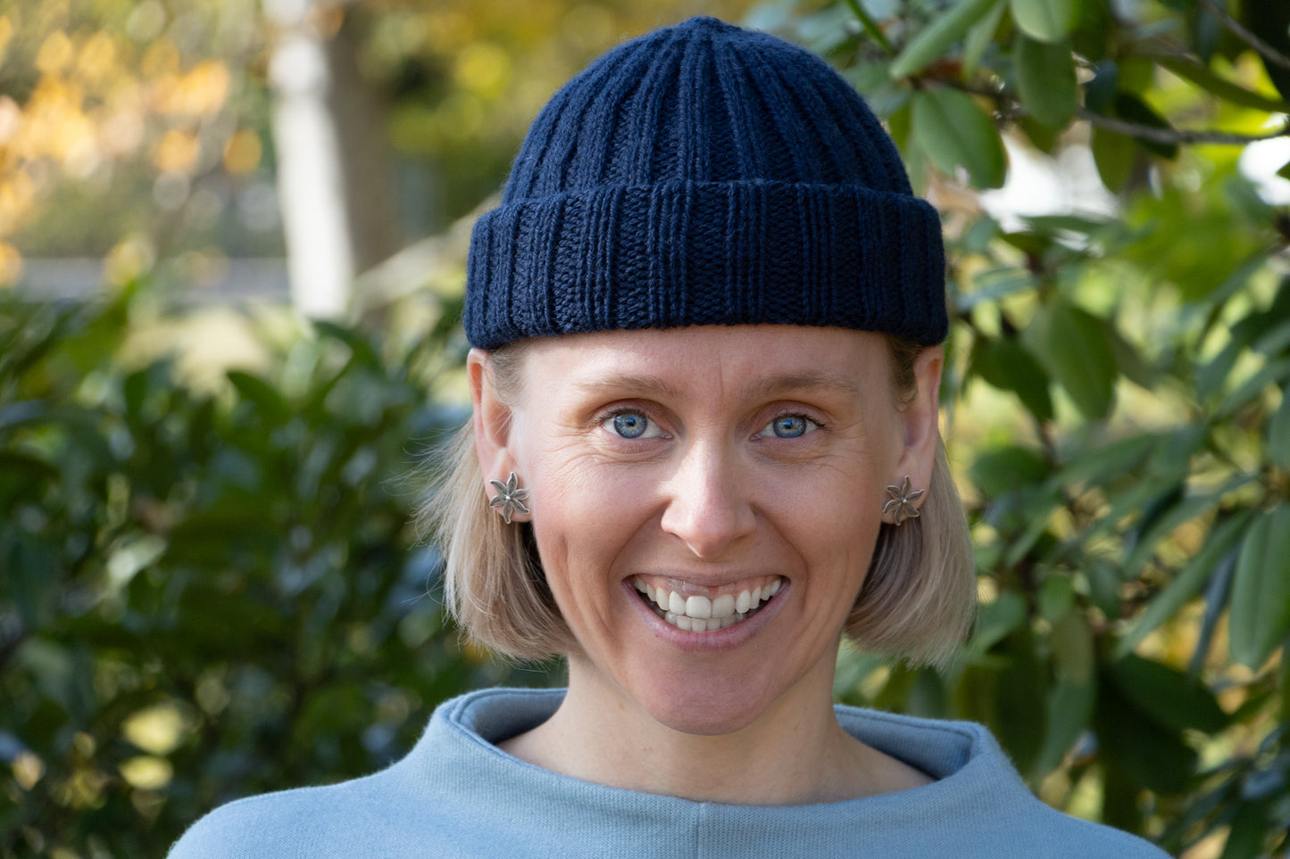 Dunkelblaue Longbeanie