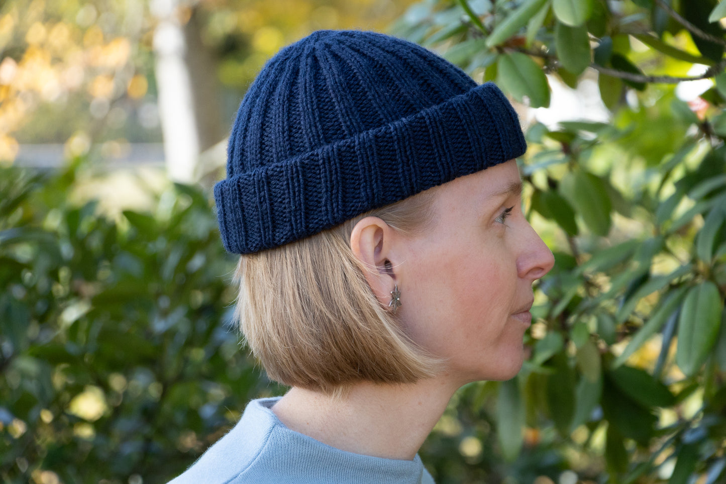 Dunkelblaue Longbeanie