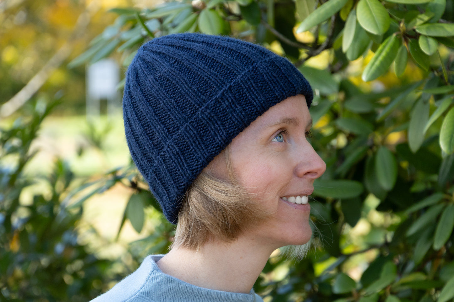 Dunkelblaue Longbeanie