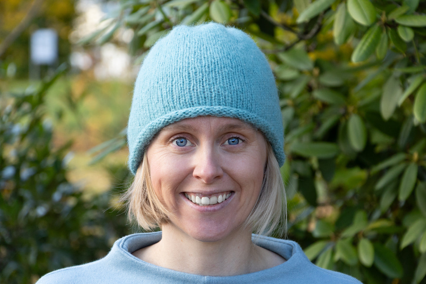 Mintgrüne Rollrandmütze