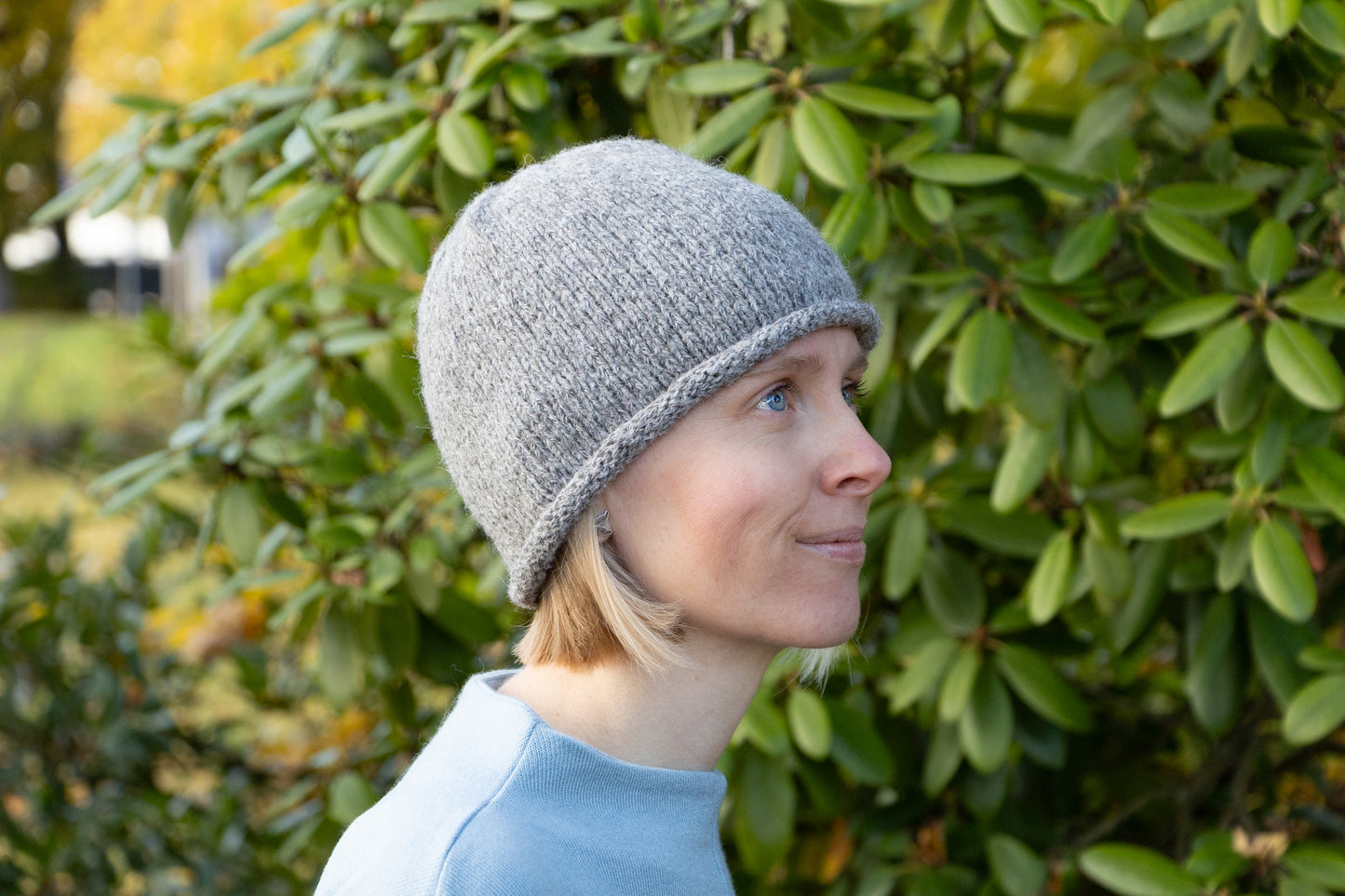 Graumelierte Rollrandmütze