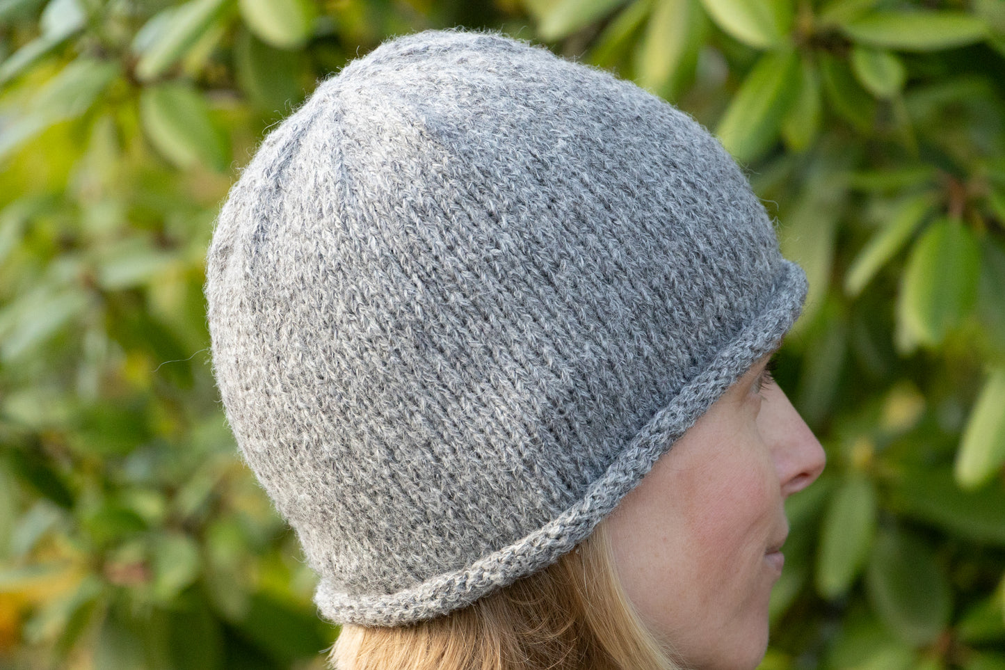 Graumelierte Rollrandmütze