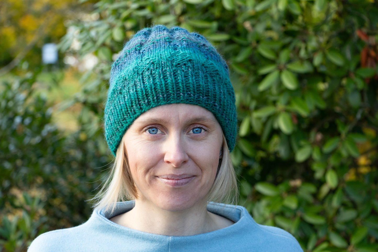 Grün-blau-melierte Beanie